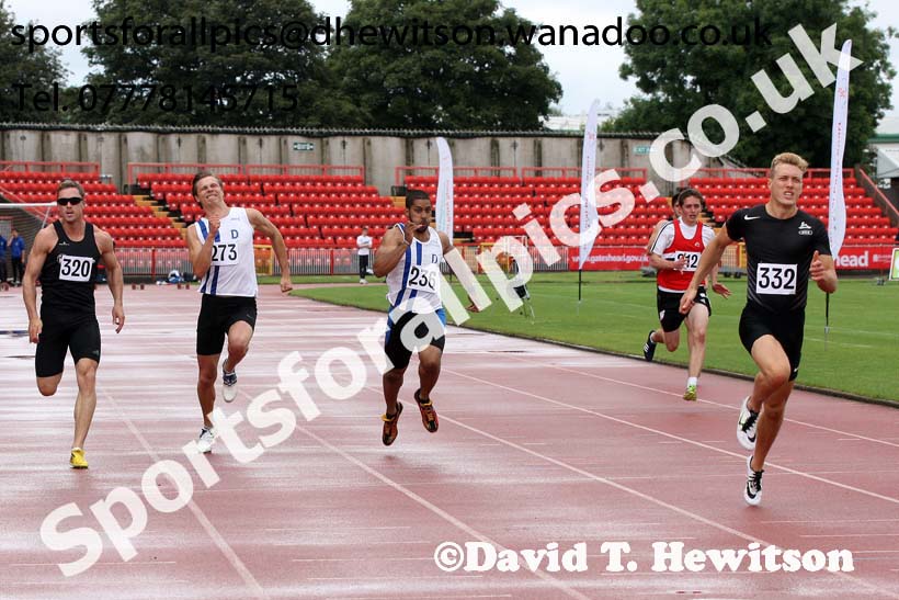 Senior mens 100 metres, Gateshead Tartan Games. Phot: David T. Hewitson/Sports for All Pics